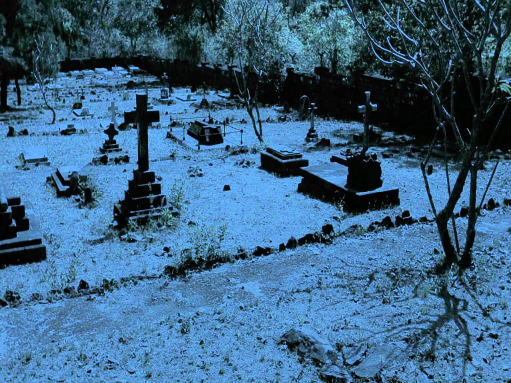 Real Ghost Photo Caught In Graveyard