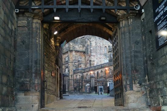 lancaster-castle-haunted9