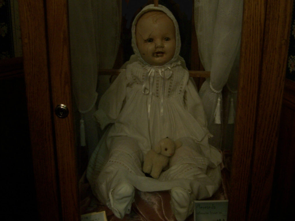 Meet Mandy, One of the World´s Most Haunted Dolls